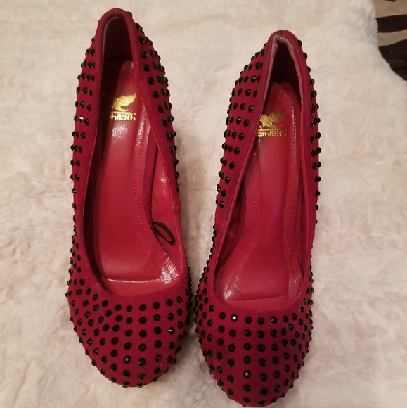 Shoes - Picture 3 of 3